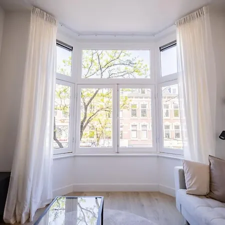 Amazing 1 Bedroom Serviced 53m2 -nb304a- Semesterbostad Rotterdam