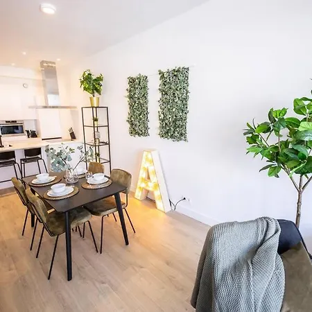 Semesterbostad Amazing 1 Bedroom Serviced 53m2 -nb304a- Rotterdam