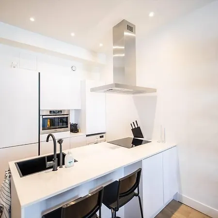Semesterbostad Amazing 1 Bedroom Serviced 53m2 -nb304a- *